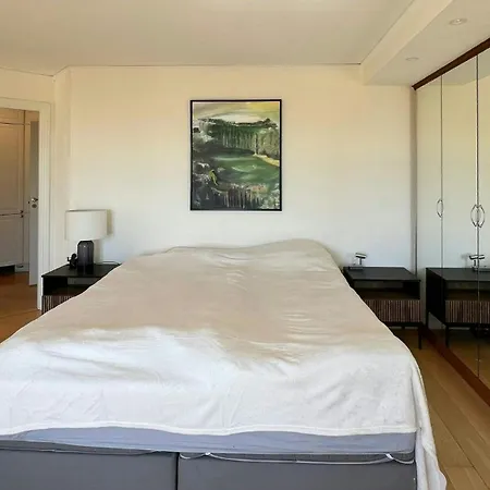 Swedish Timber House Overlooking Arreso Dom wakacyjny