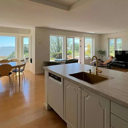 Swedish Timber House Overlooking Arreso Dom wakacyjny Helsinge