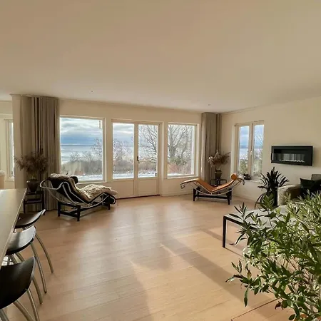 Swedish Timber House Overlooking Arreso Dom wakacyjny Helsinge