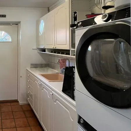 Dom wakacyjny Swedish Timber House Overlooking Arreso Helsinge